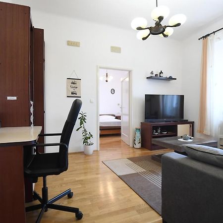 Apartment Porin Zara Esterno foto