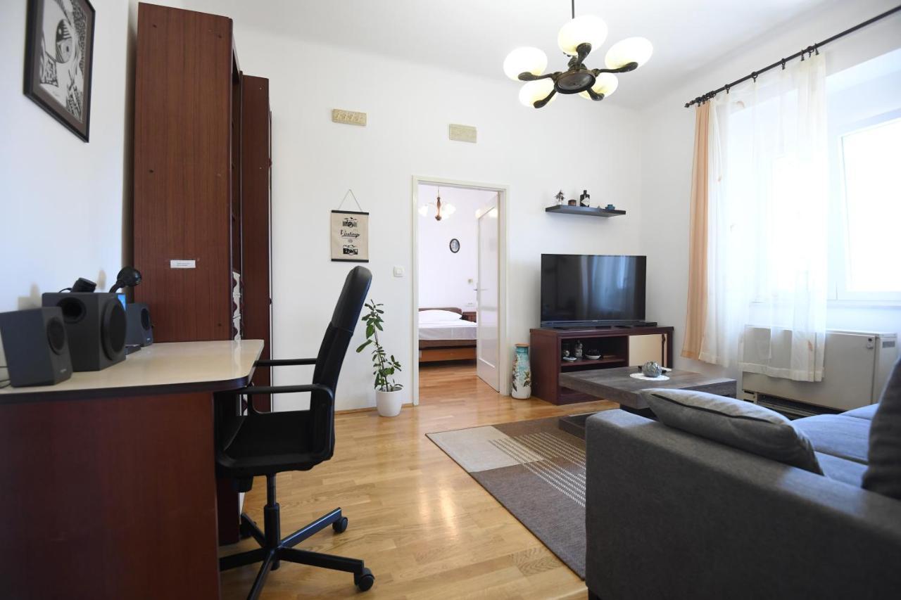 Apartment Porin Zara Esterno foto